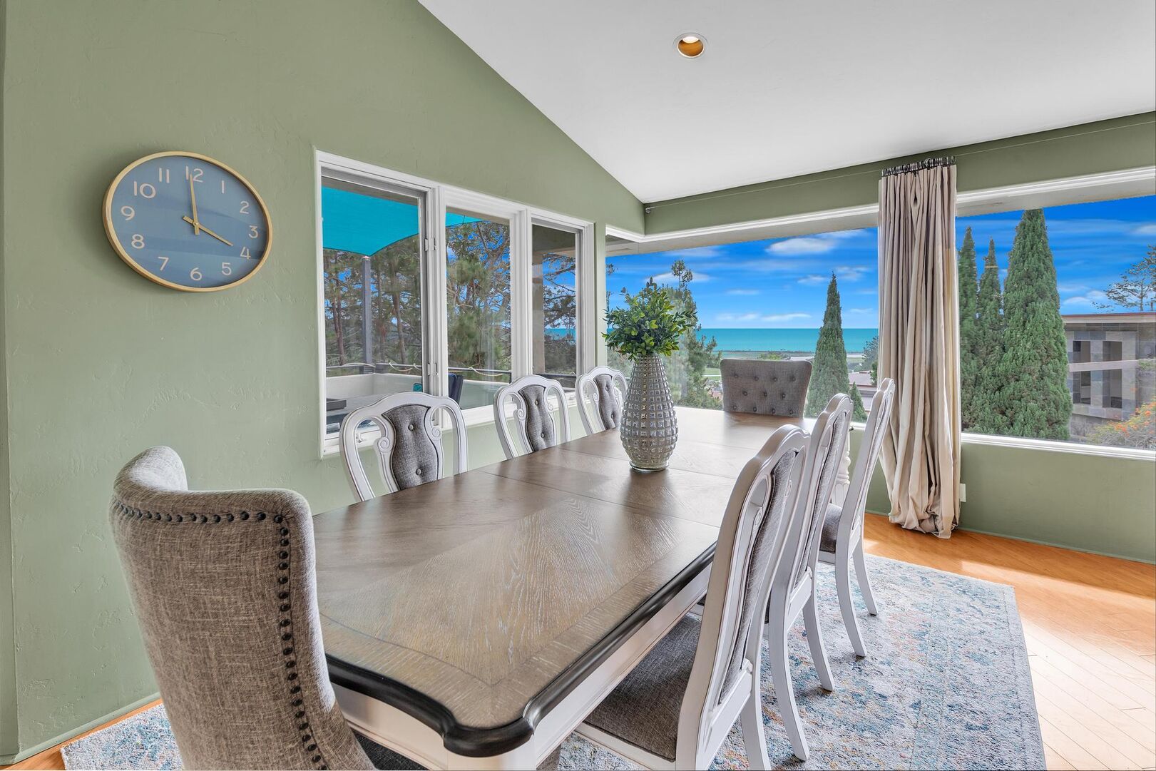 Nautical Nook dining area 